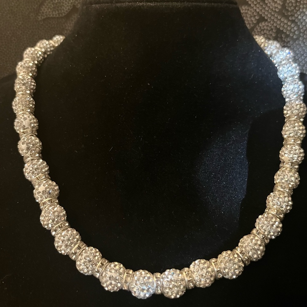 Silver rhinestone bead with silver rhinestone spacers necklace